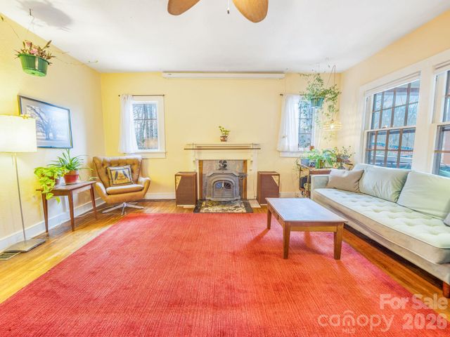 9 Mountain View Road, Asheville, NC 28806