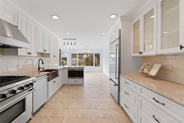 10 Cherry Lane, Scarsdale, NY 10583