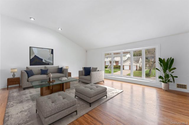 10 Cherry Lane, Scarsdale, NY 10583