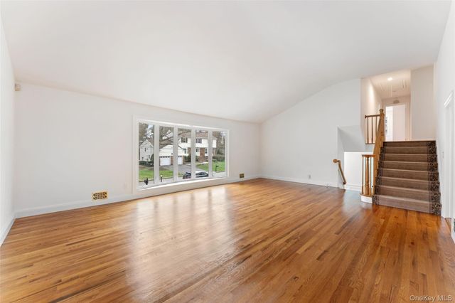 10 Cherry Lane, Scarsdale, NY 10583