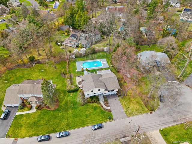 10 Cherry Lane, Scarsdale, NY 10583