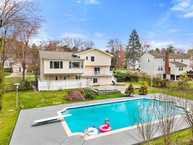 10 Cherry Lane, Scarsdale, NY 10583