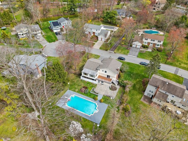 10 Cherry Lane, Scarsdale, NY 10583