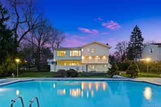10 Cherry Lane, Scarsdale, NY 10583
