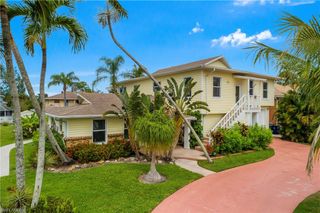 27265 High Seas LN, Bonita Springs, FL 34135