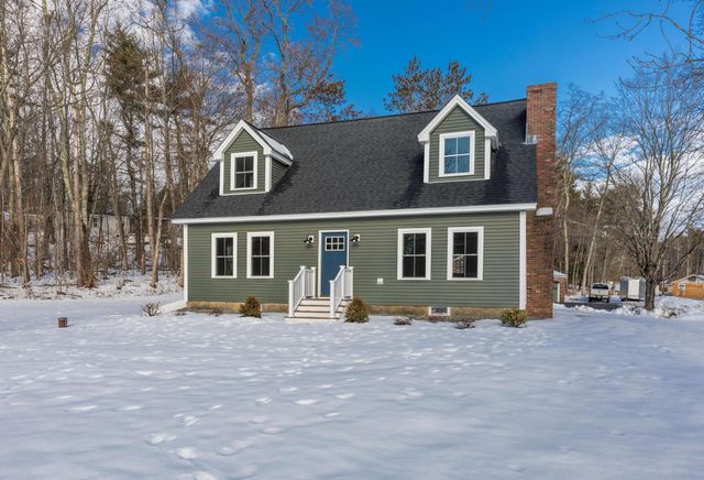 39 Mast Road, Lee, NH 03861