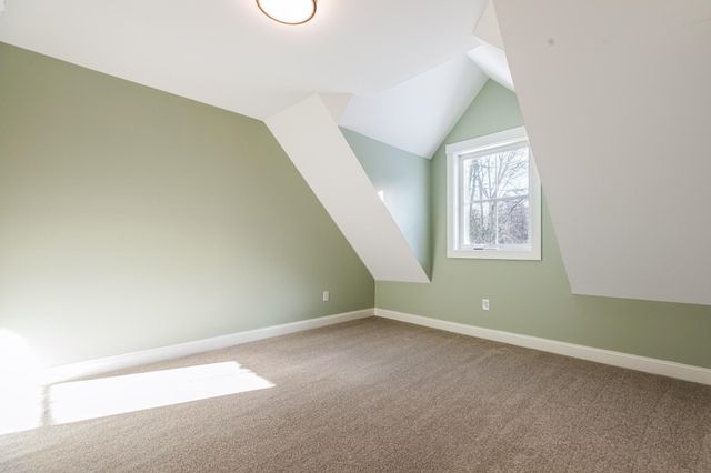 39 Mast Road, Lee, NH 03861