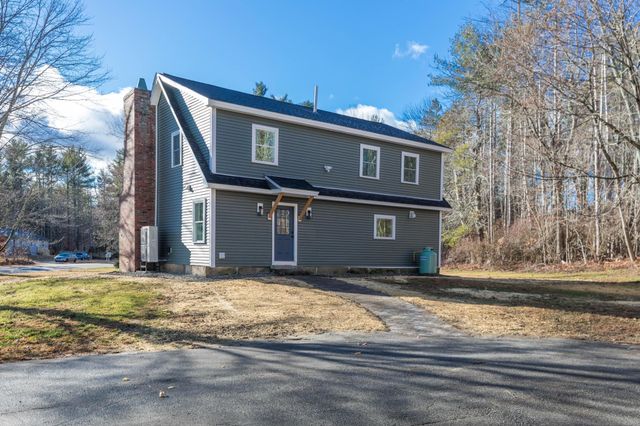39 Mast Road, Lee, NH 03861