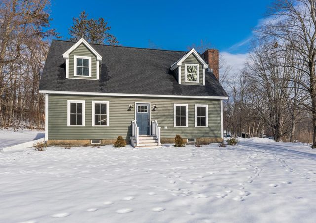 39 Mast Road, Lee, NH 03861
