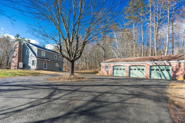 39 Mast Road, Lee, NH 03861