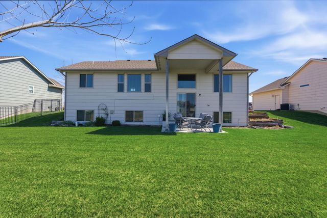 1709 N Thoroughbred Cir, Wichita, KS 67235