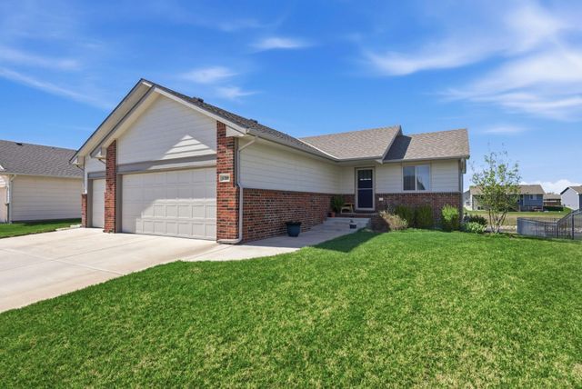 1709 N Thoroughbred Cir, Wichita, KS 67235