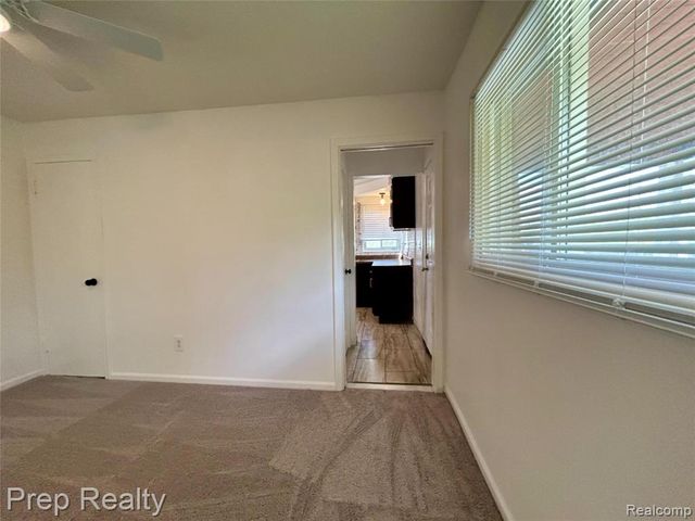 29881 Brooklane Street, Inkster, MI 48141