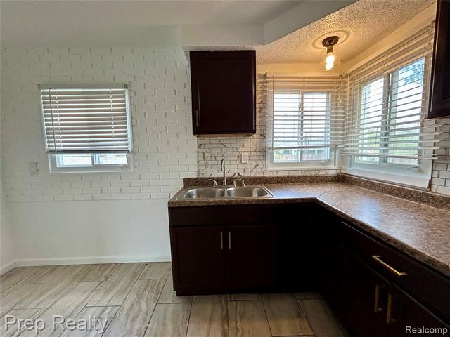 29881 Brooklane Street, Inkster, MI 48141