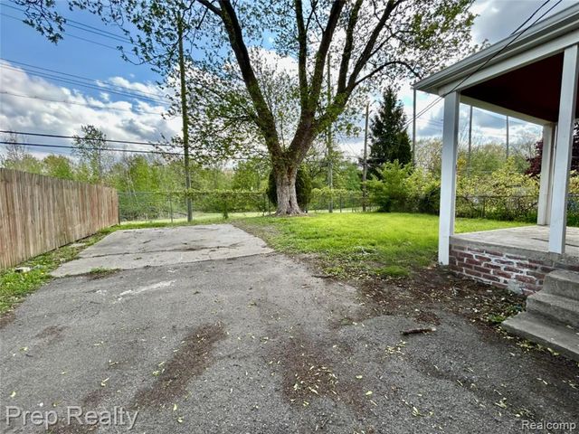 29881 Brooklane Street, Inkster, MI 48141