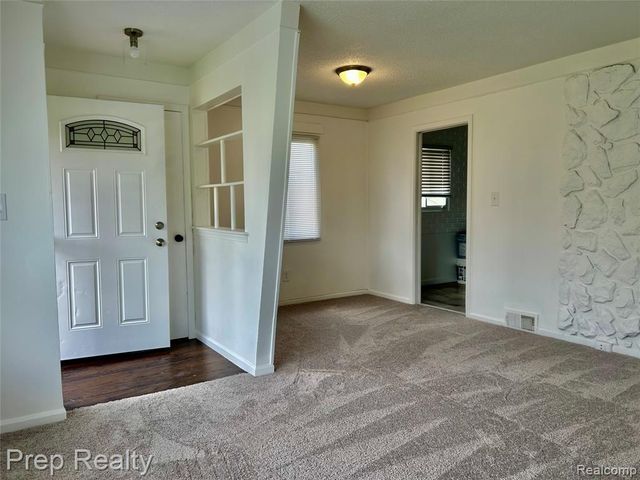 29881 Brooklane Street, Inkster, MI 48141