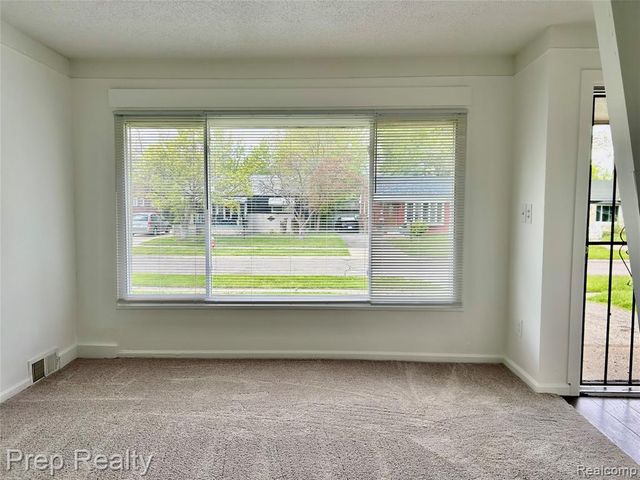 29881 Brooklane Street, Inkster, MI 48141