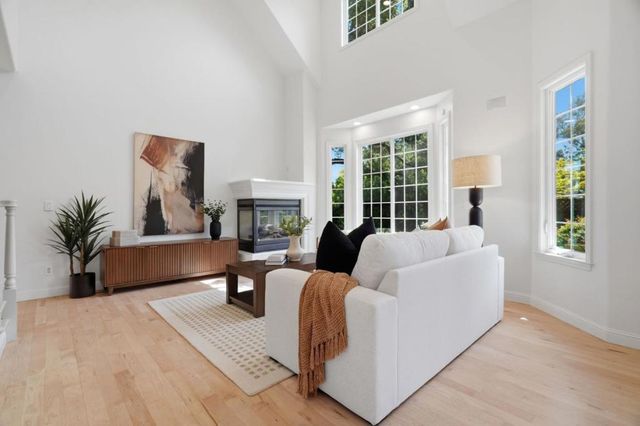 98 Forrest Avenue, Los Gatos, CA 95032