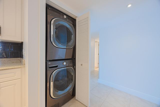 801 Palm Trail 9, Delray Beach, FL 33483
