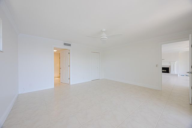 801 Palm Trail 9, Delray Beach, FL 33483