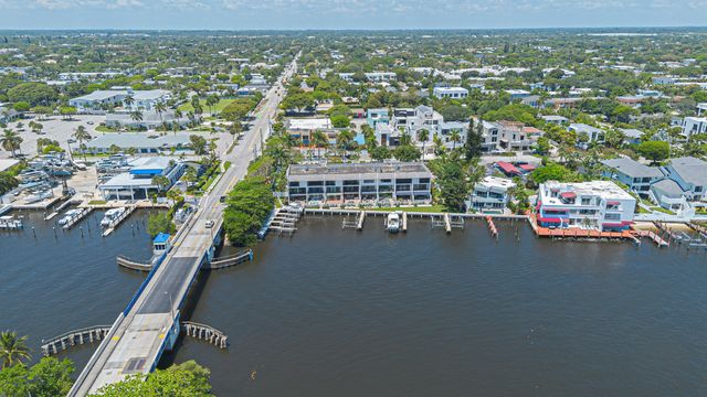 801 Palm Trail 9, Delray Beach, FL 33483