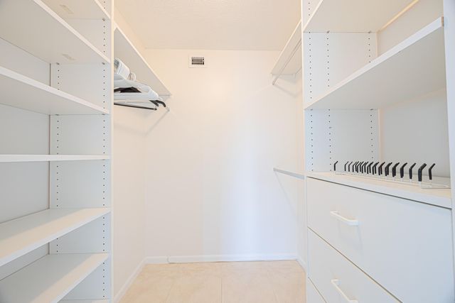 801 Palm Trail 9, Delray Beach, FL 33483