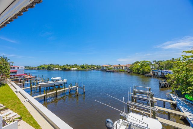 801 Palm Trail 9, Delray Beach, FL 33483