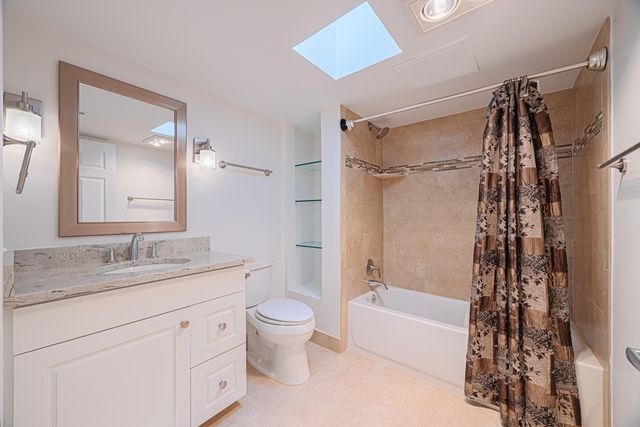801 Palm Trail 9, Delray Beach, FL 33483