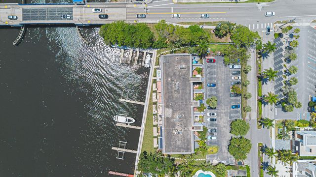 801 Palm Trail 9, Delray Beach, FL 33483