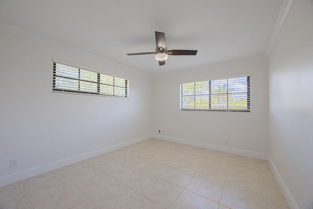 801 Palm Trail 9, Delray Beach, FL 33483