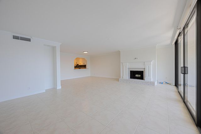 801 Palm Trail 9, Delray Beach, FL 33483