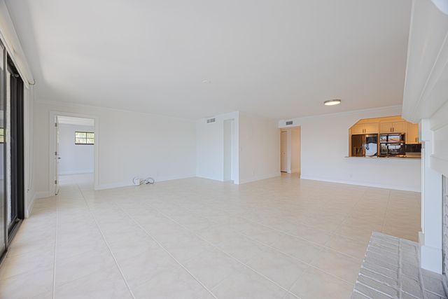 801 Palm Trail 9, Delray Beach, FL 33483