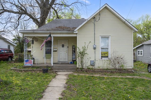 2027 North Taylor Avenue, Springfield, MO 65803