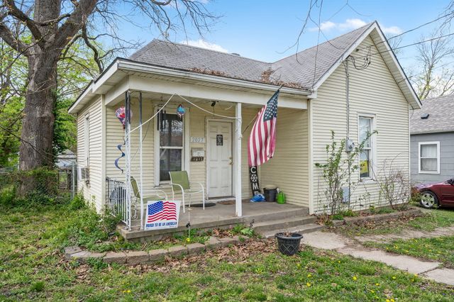 2027 North Taylor Avenue, Springfield, MO 65803