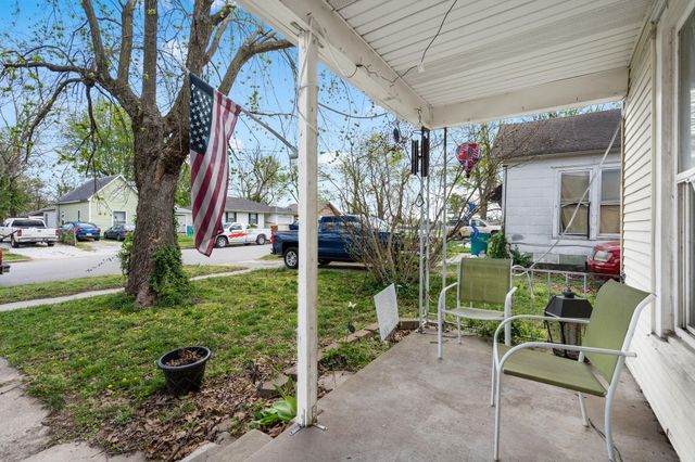 2027 North Taylor Avenue, Springfield, MO 65803