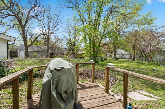 2027 North Taylor Avenue, Springfield, MO 65803