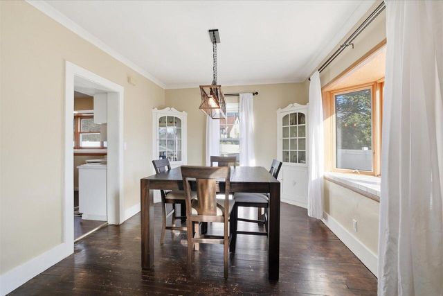 307 Jasper LANE, Waukesha, WI 53188