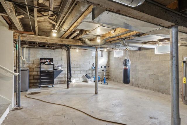 307 Jasper LANE, Waukesha, WI 53188