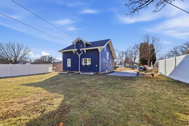 307 Jasper LANE, Waukesha, WI 53188