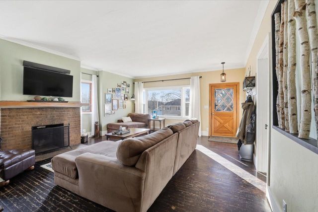307 Jasper LANE, Waukesha, WI 53188
