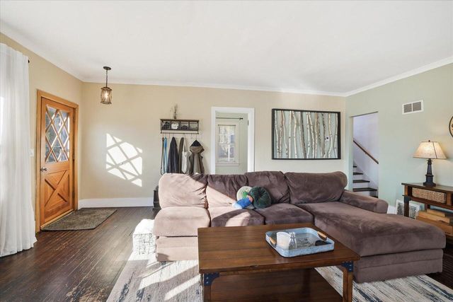 307 Jasper LANE, Waukesha, WI 53188