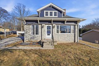 307 Jasper LANE, Waukesha, WI 53188