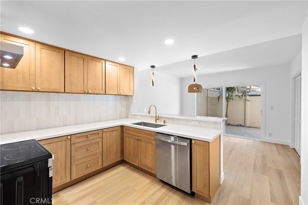 655 W 6th A, Tustin, CA 92780 — photo 2