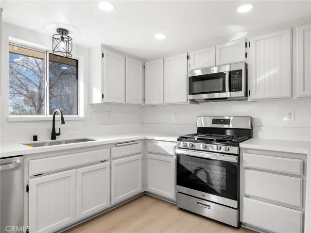 12780 Hacienda, Phelan, CA 92371