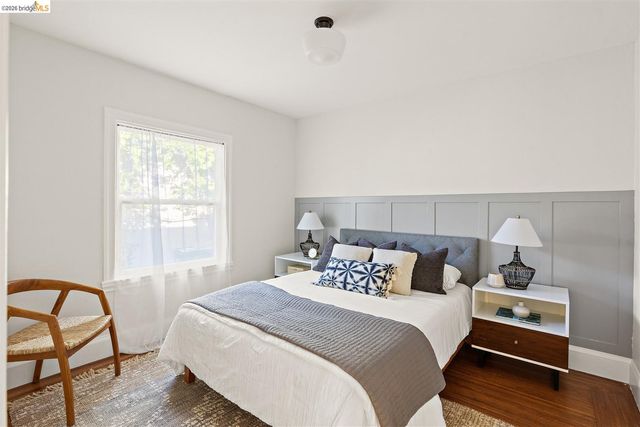 2736 Bartlett St, Oakland, CA 94602
