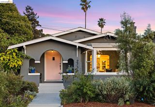 2736 Bartlett St, Oakland, CA 94602
