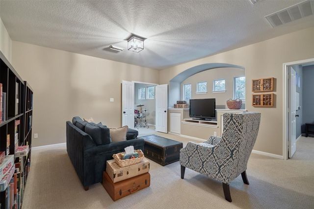 43 Longsford, The Woodlands, TX 77382