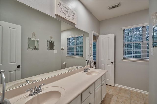 43 Longsford, The Woodlands, TX 77382