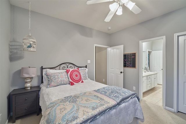 43 Longsford, The Woodlands, TX 77382