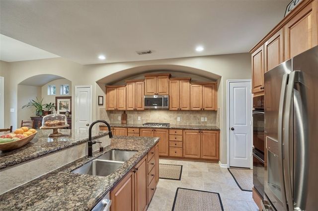 43 Longsford, The Woodlands, TX 77382
